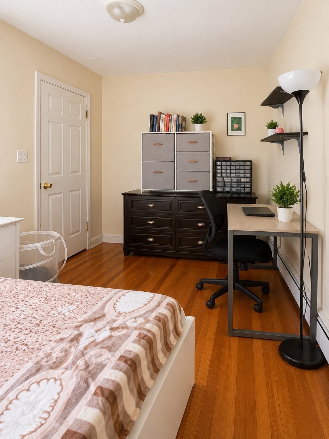 43 Market St # B Property Photo 8