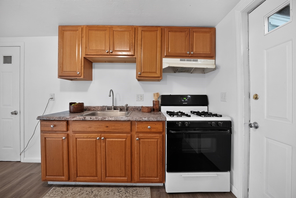 12 Linden St Property Photo 5