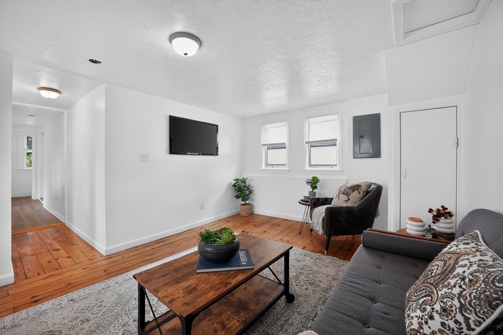 12 Linden St Property Photo 23
