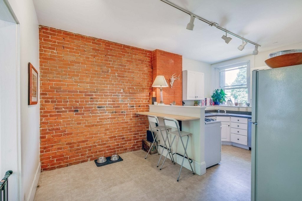 485 Washington St # 3 Property Photo 6