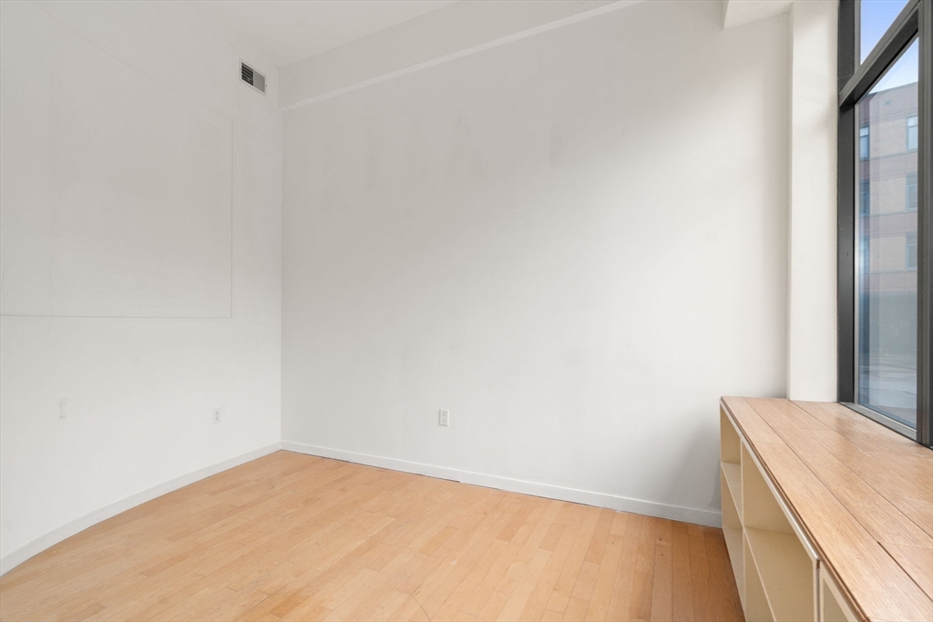 1180-1200 Washington St # 114 Property Photo 10