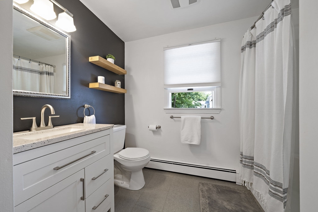 37 Davis St # 2 Property Photo 16