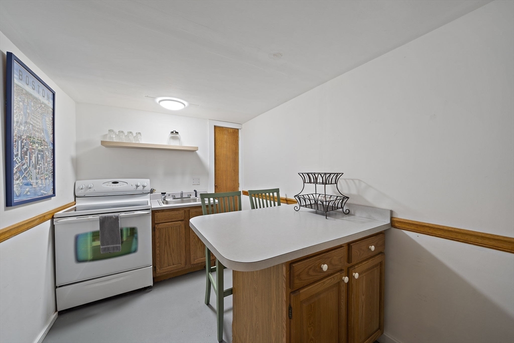 37 Davis St # 2 Property Photo 31