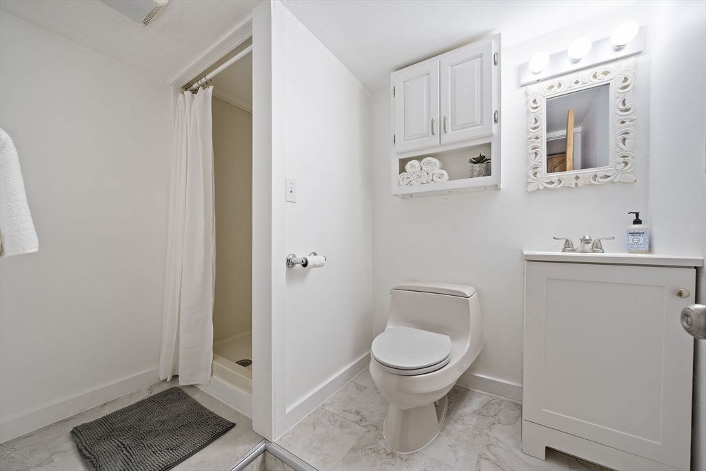 37 Davis St # 2 Property Photo 32