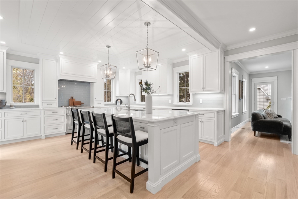 6 Revolutionary Road Property Photo 3