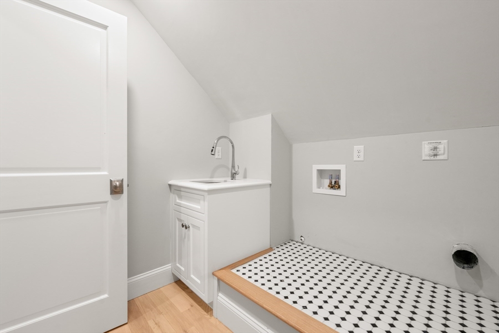 6 Revolutionary Road Property Photo 23