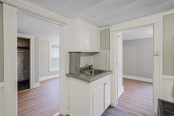 10 Ellsworth Property Photo 11