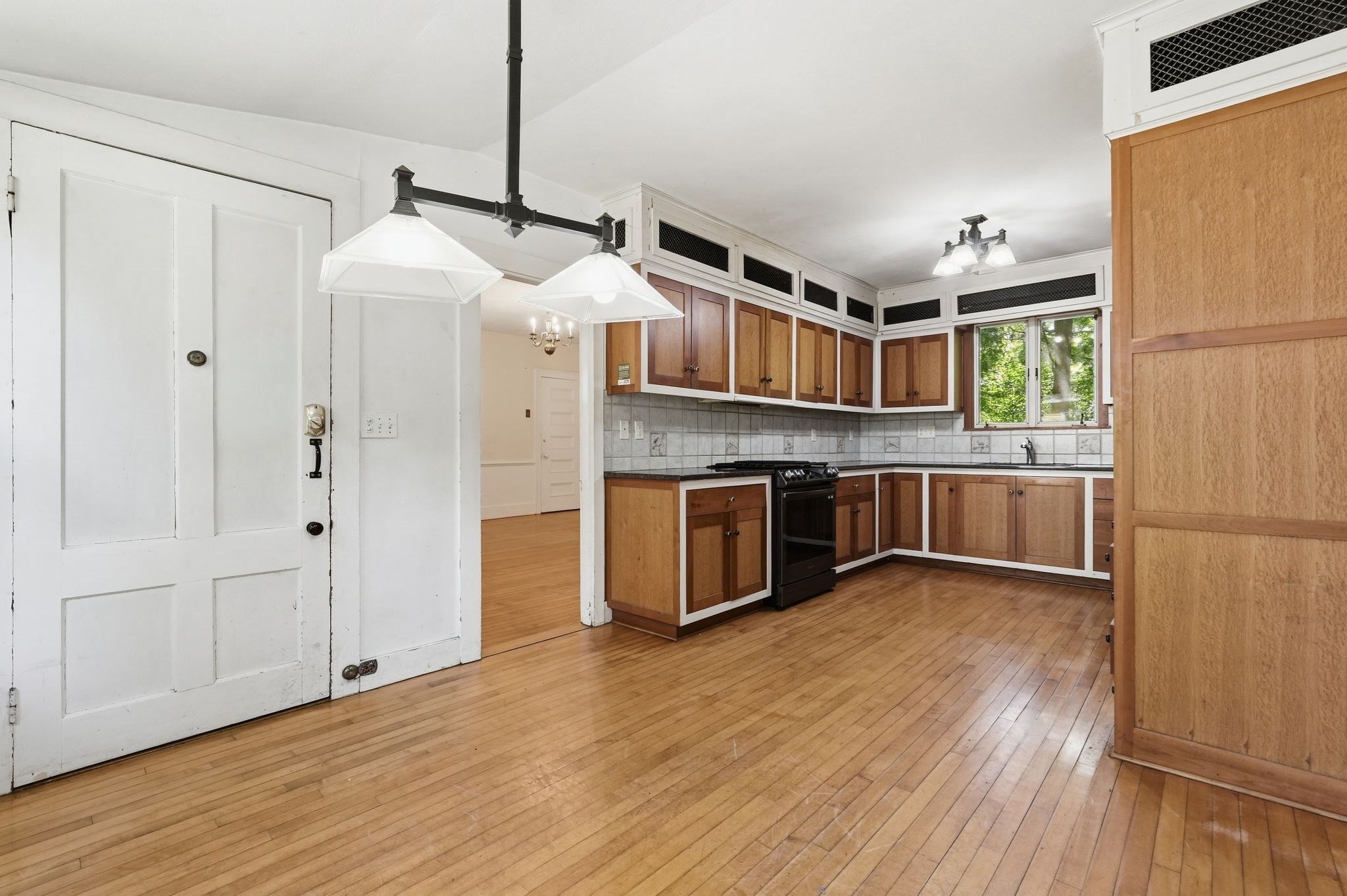 155 Amity St Property Photo 12