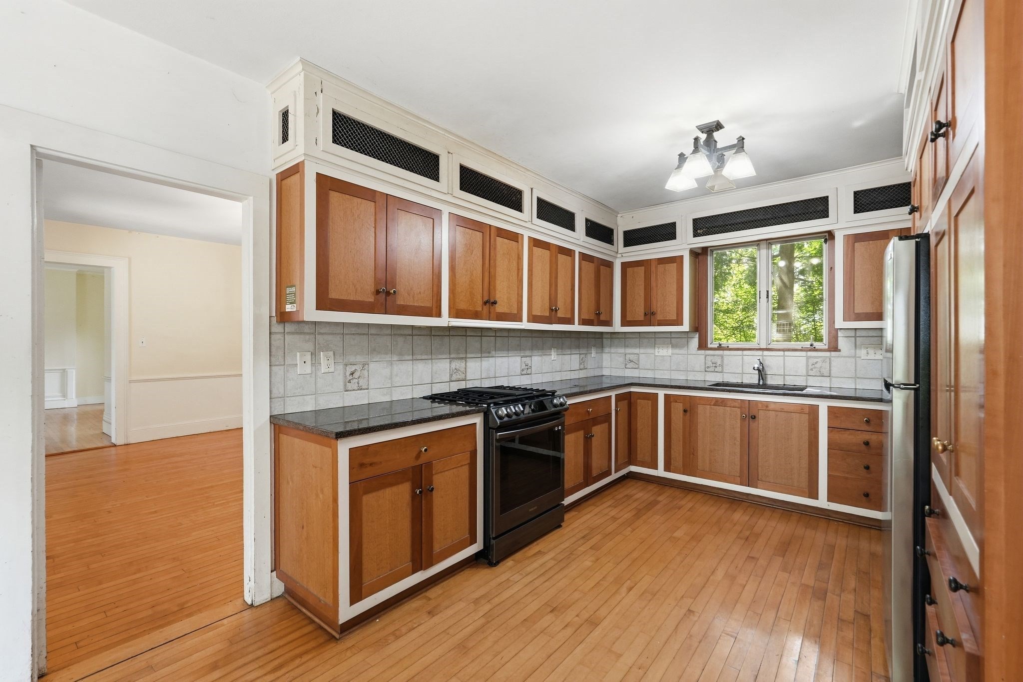 155 Amity St Property Photo 15