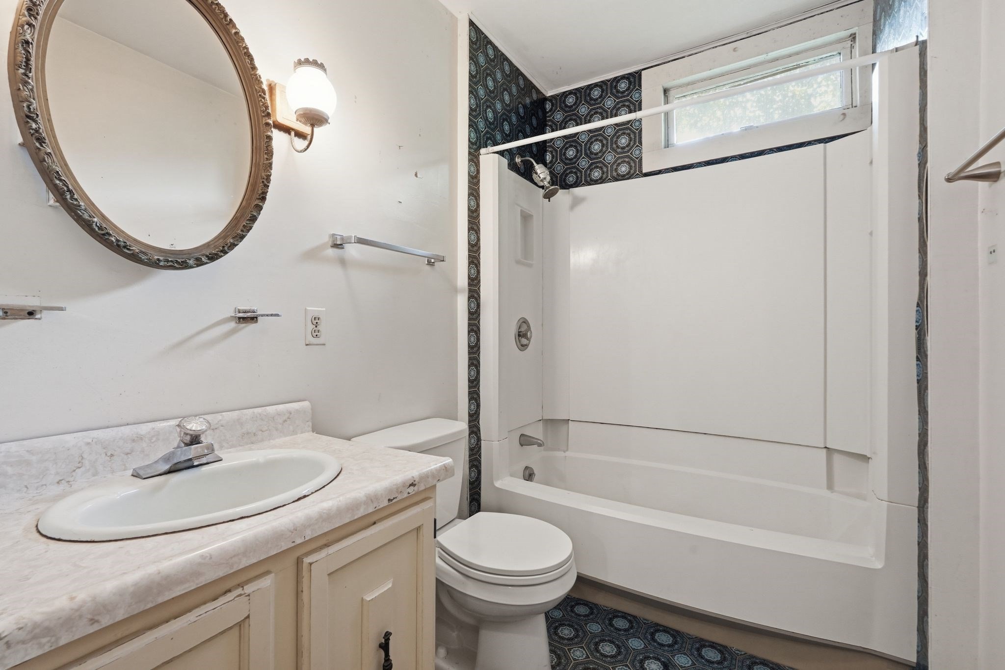 155 Amity St Property Photo 21