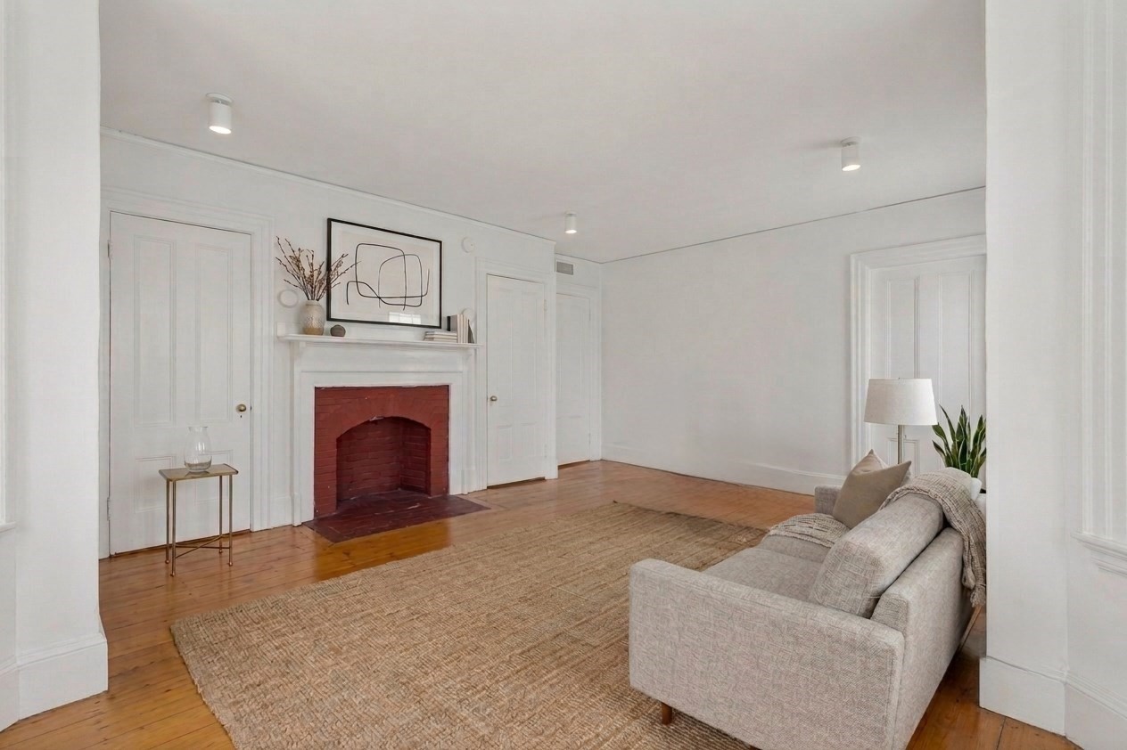 191 Davis Ave Property Photo 6