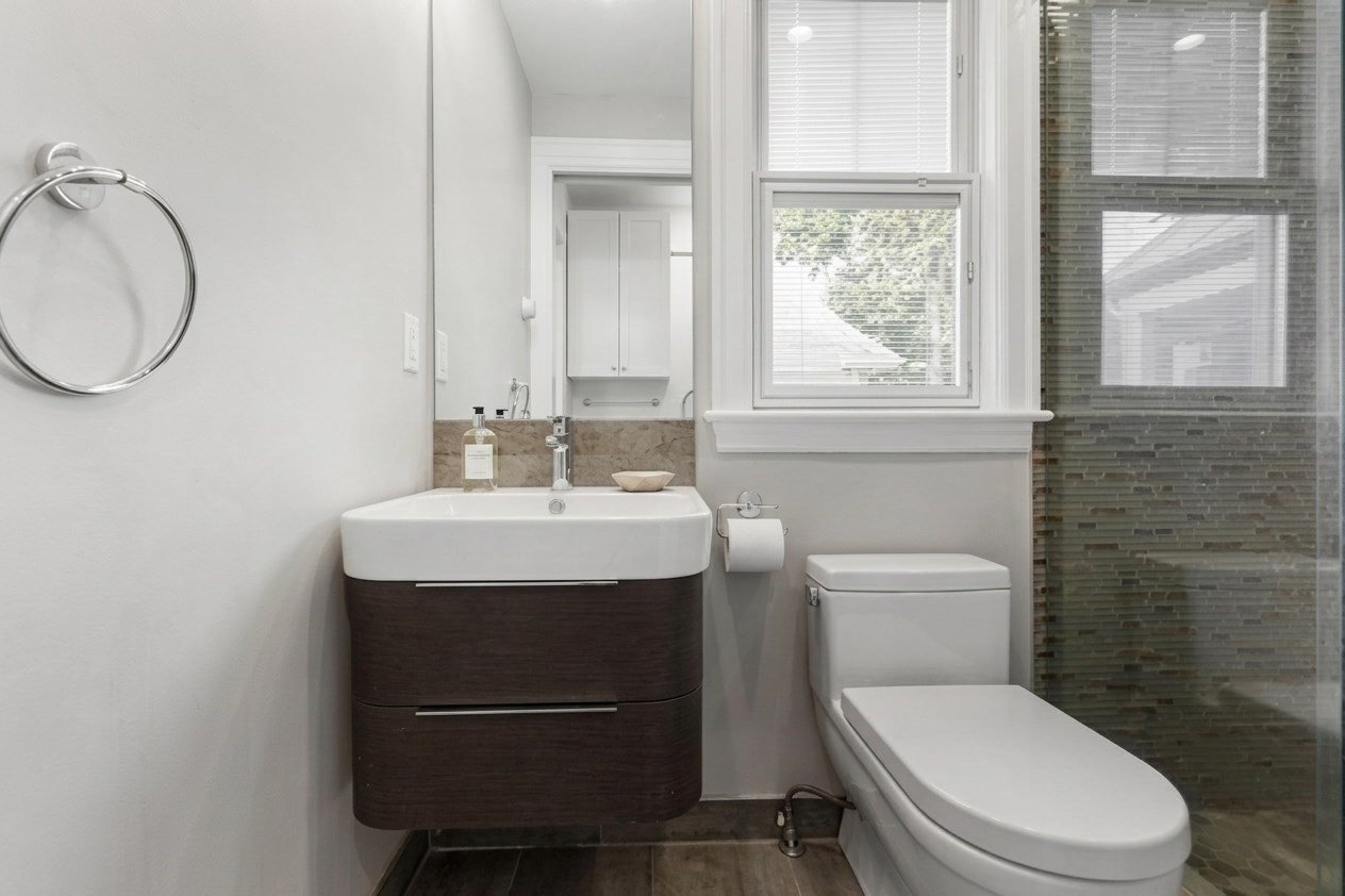 191 Davis Ave Property Photo 18