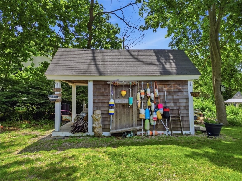 802 State Rd Property Photo 10