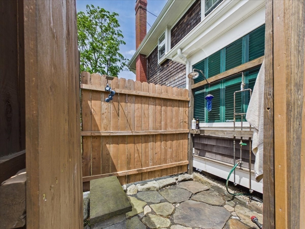 802 State Rd Property Photo 19