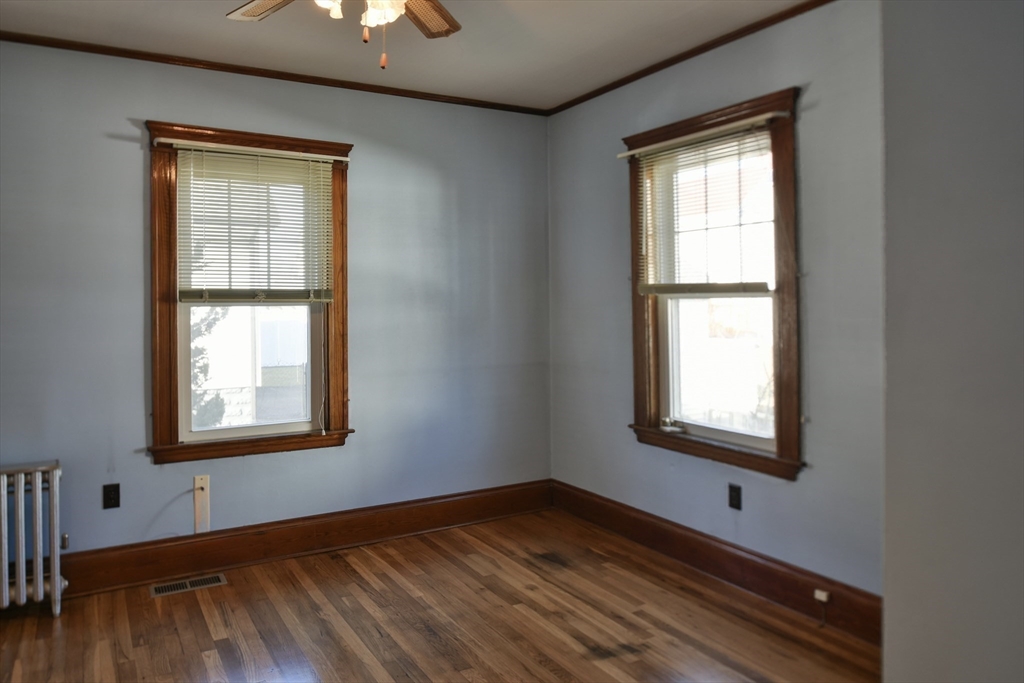 16 Glenwood Ave Property Photo 9