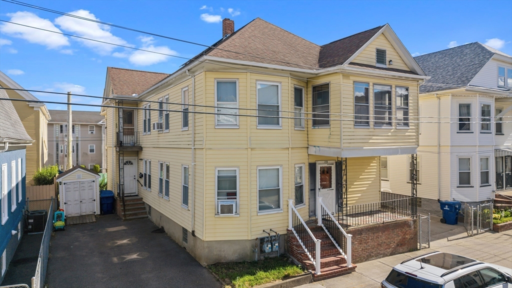 218 Bates St Property Photo 3