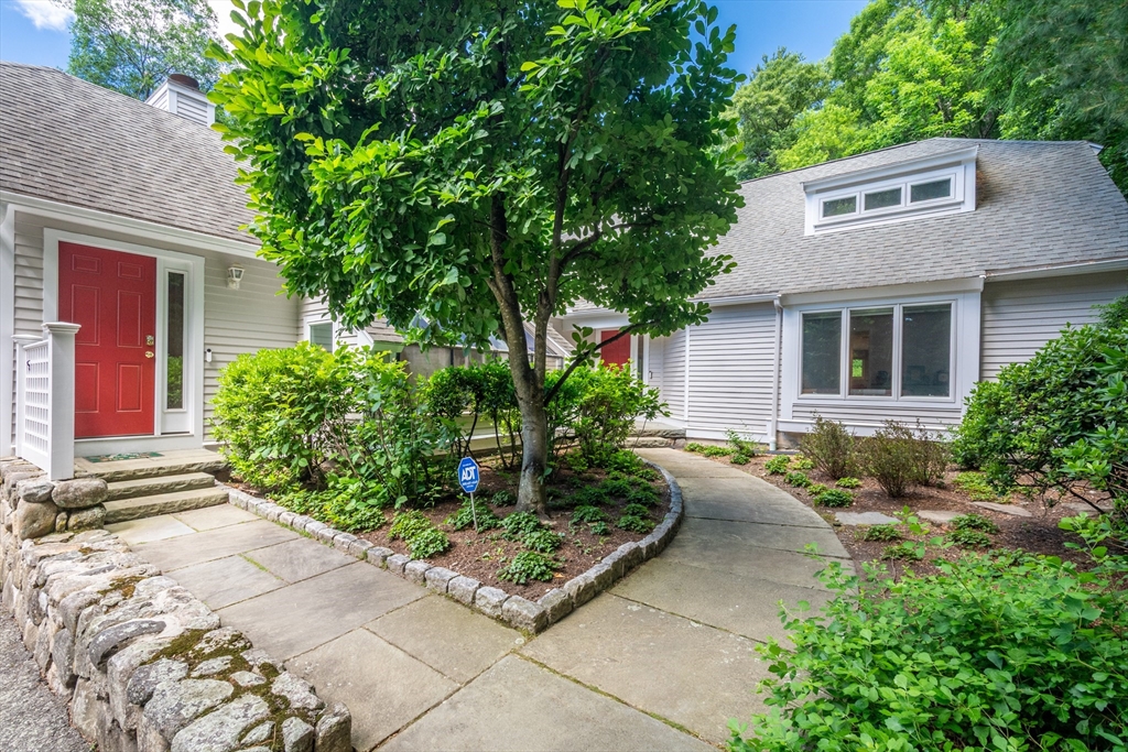 15 Fieldstone Dr Property Photo 3