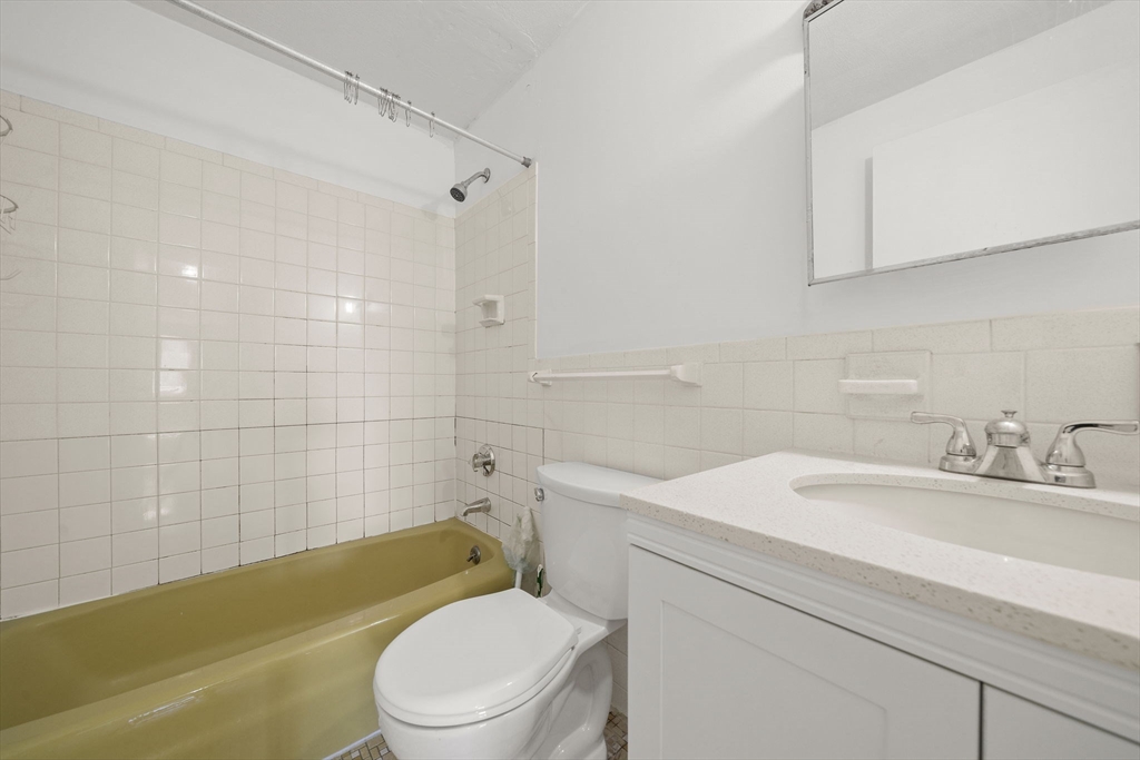 7 Park Ave # 23 Property Photo 16