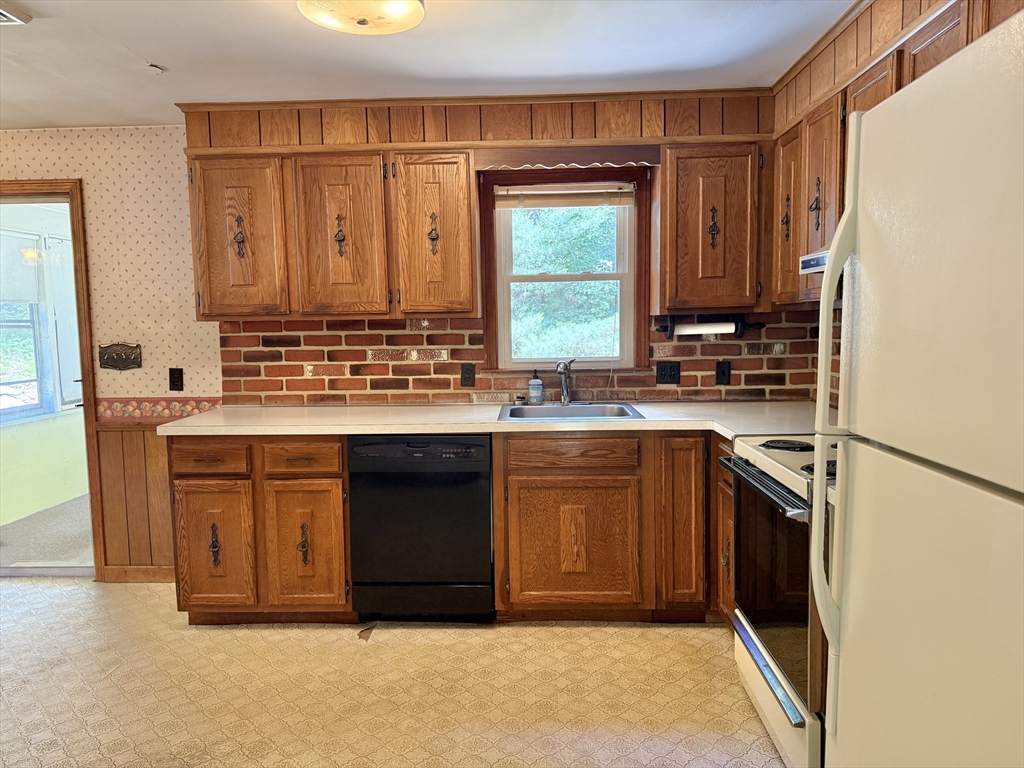 6 Carroll Ave Property Photo 16