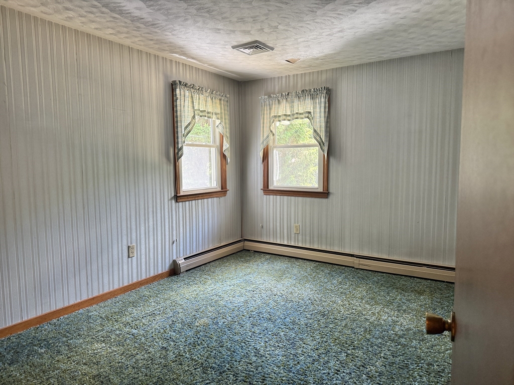 6 Carroll Ave Property Photo 22