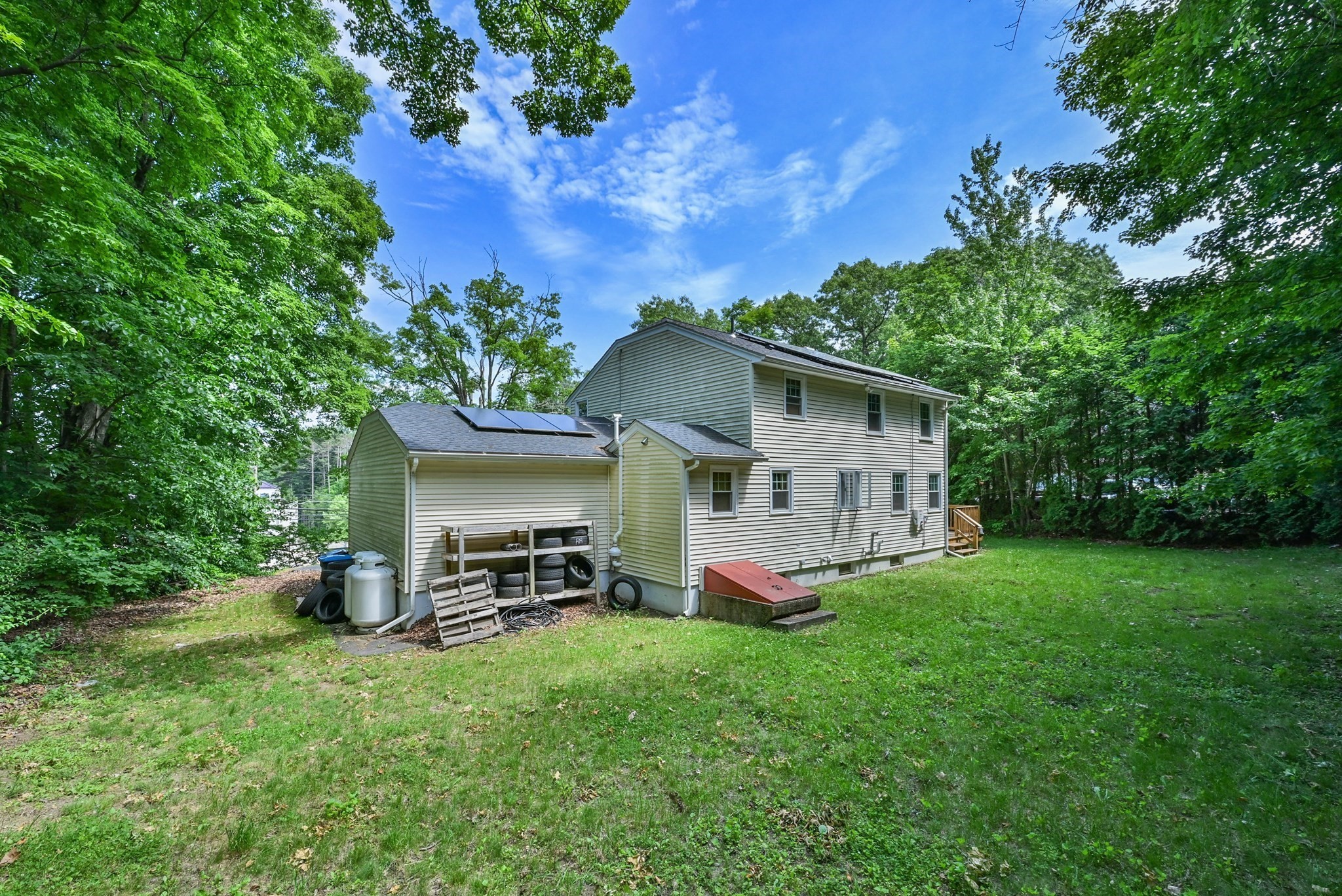 48 Central St Property Photo 5