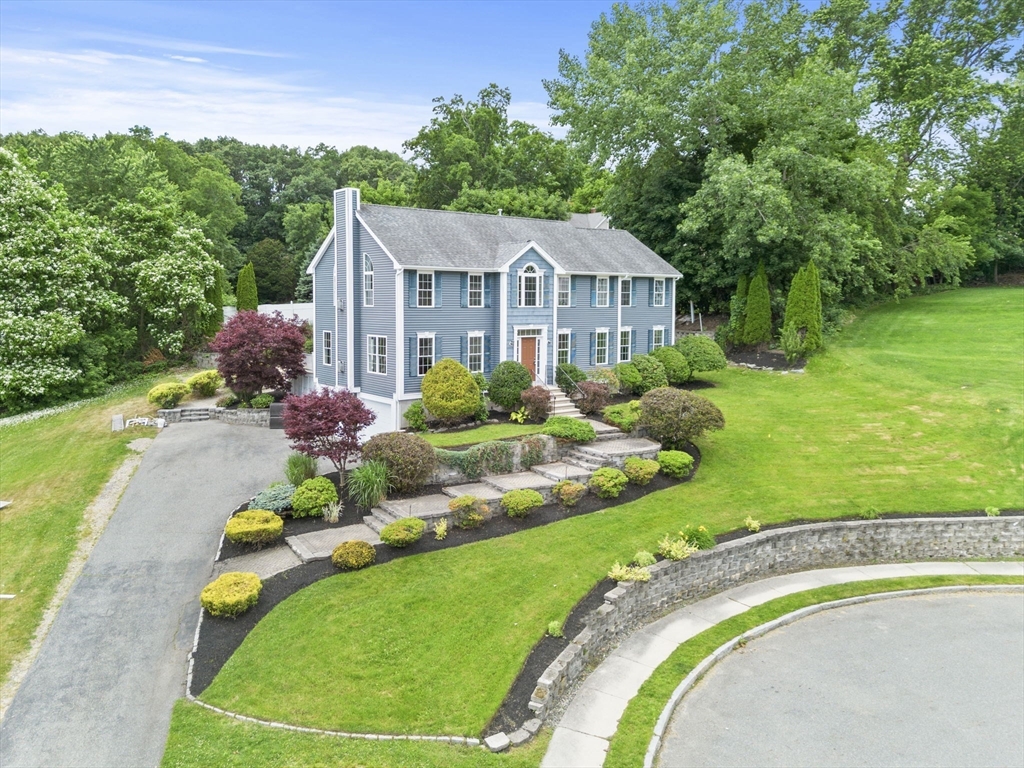 8 Woods Hill Cir Property Photo 1