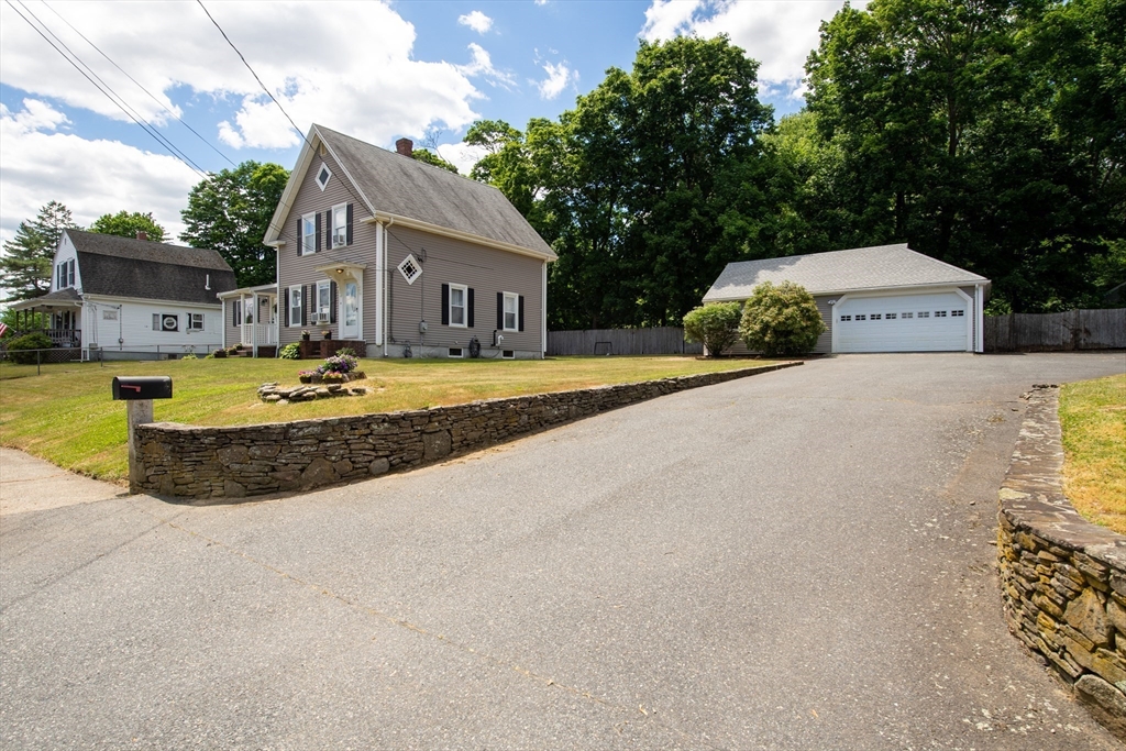 4 Star Ave Property Photo 3