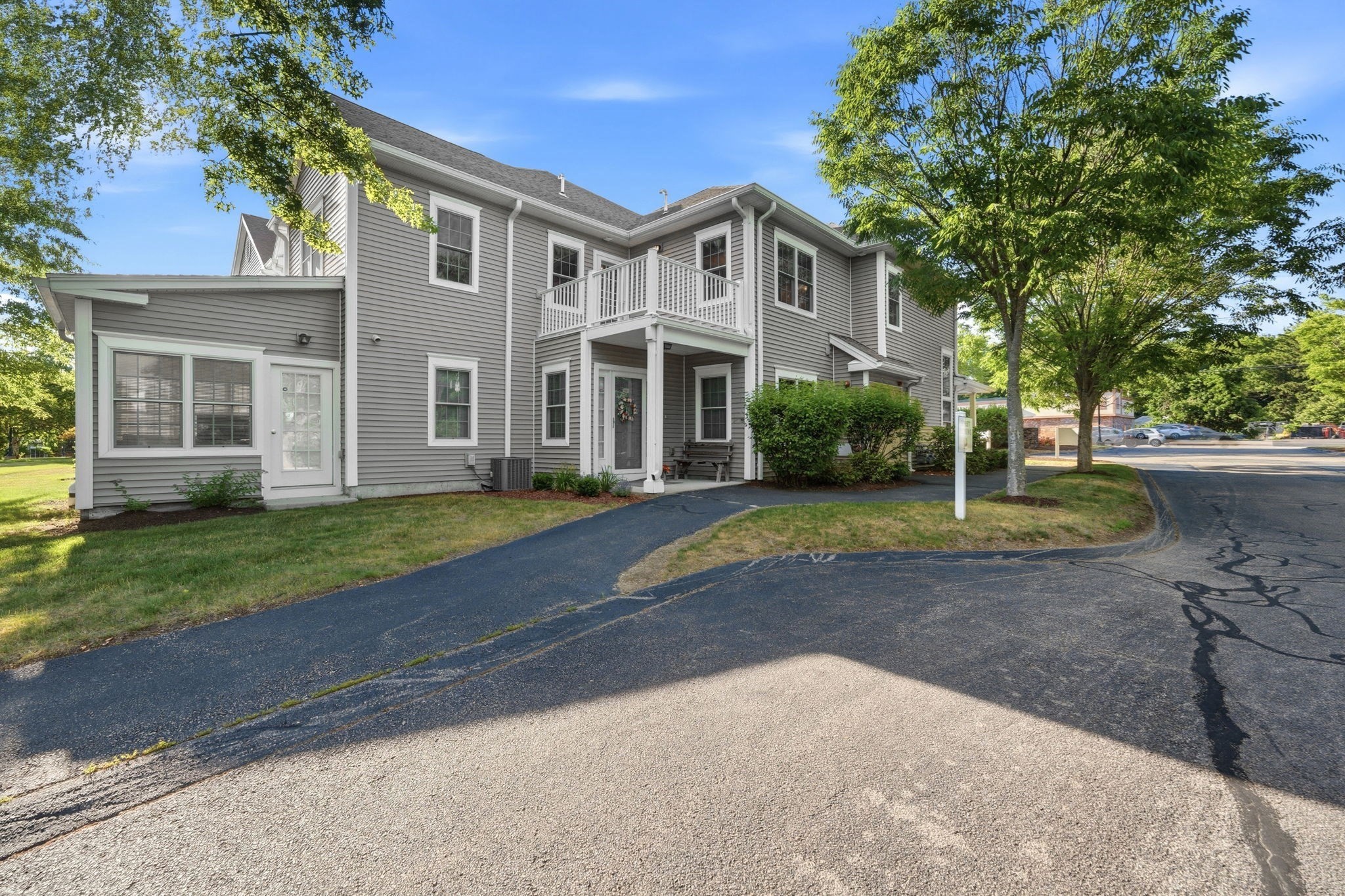 631 East Street # B201 Property Photo 4