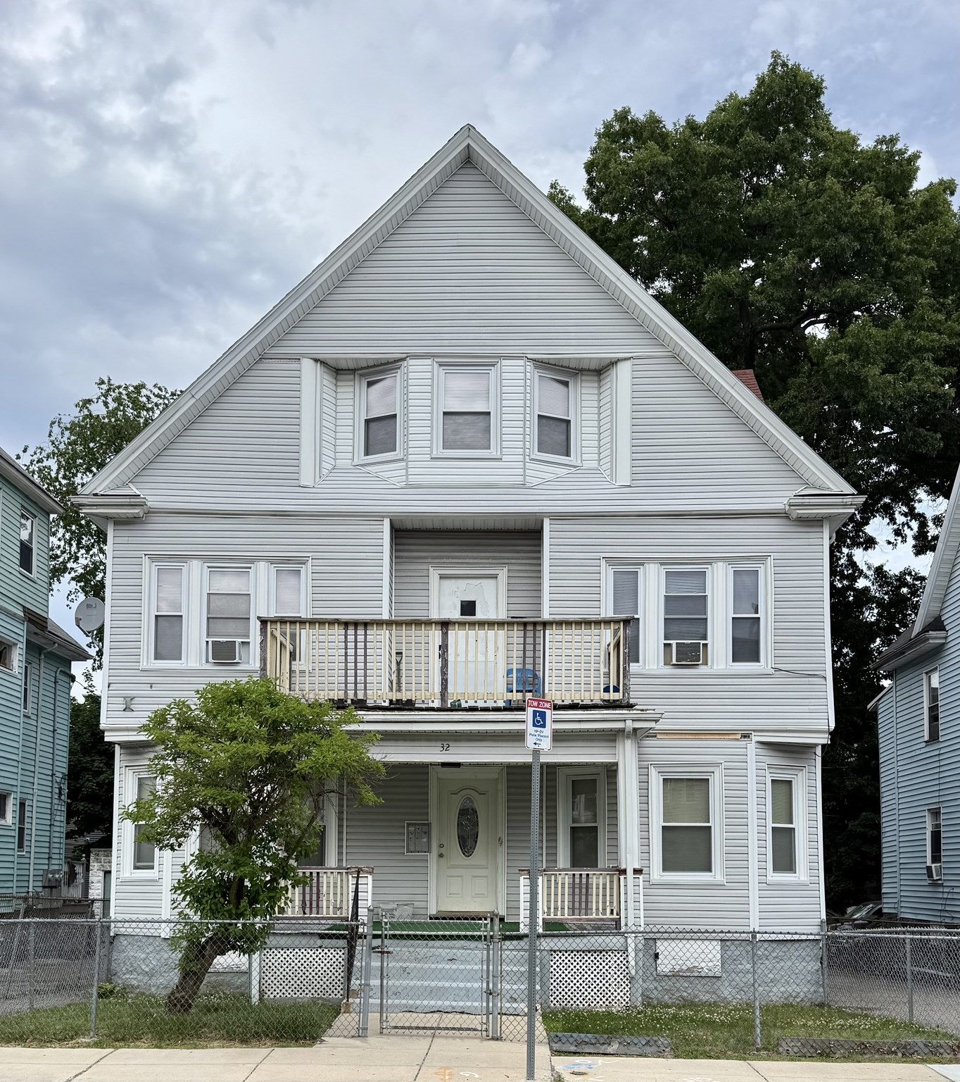 32 Clarkwood St Property Photo 1