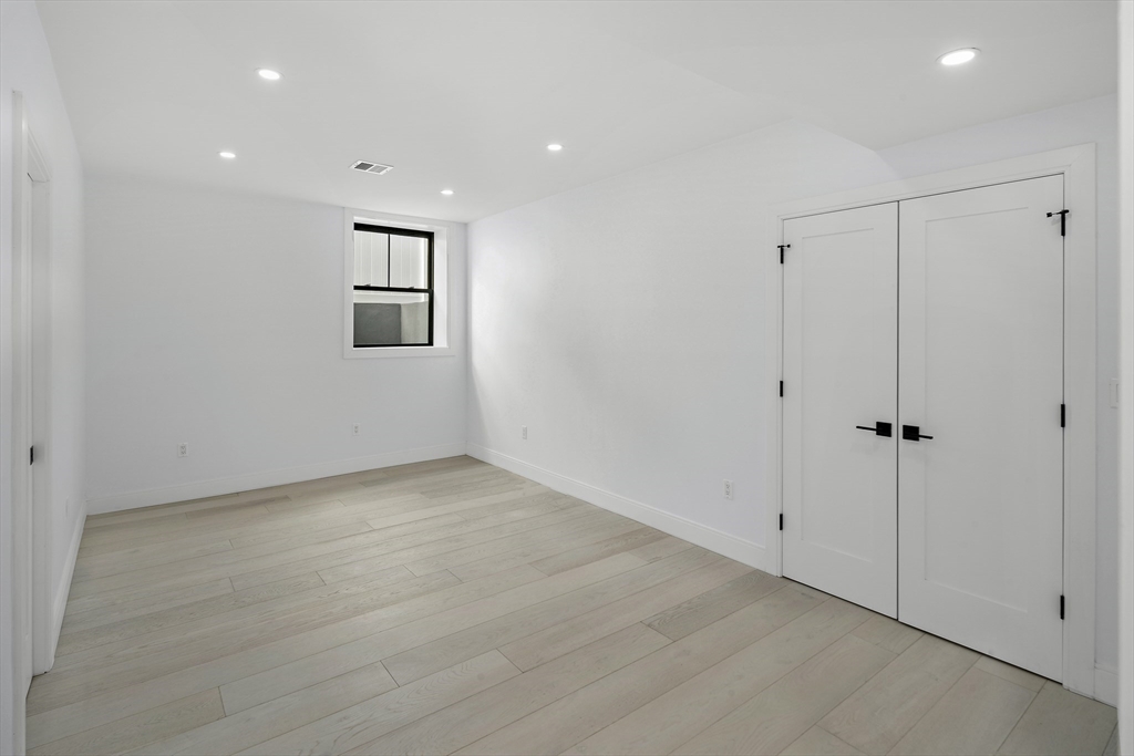 21 Woodbine St # 21 Property Photo 20