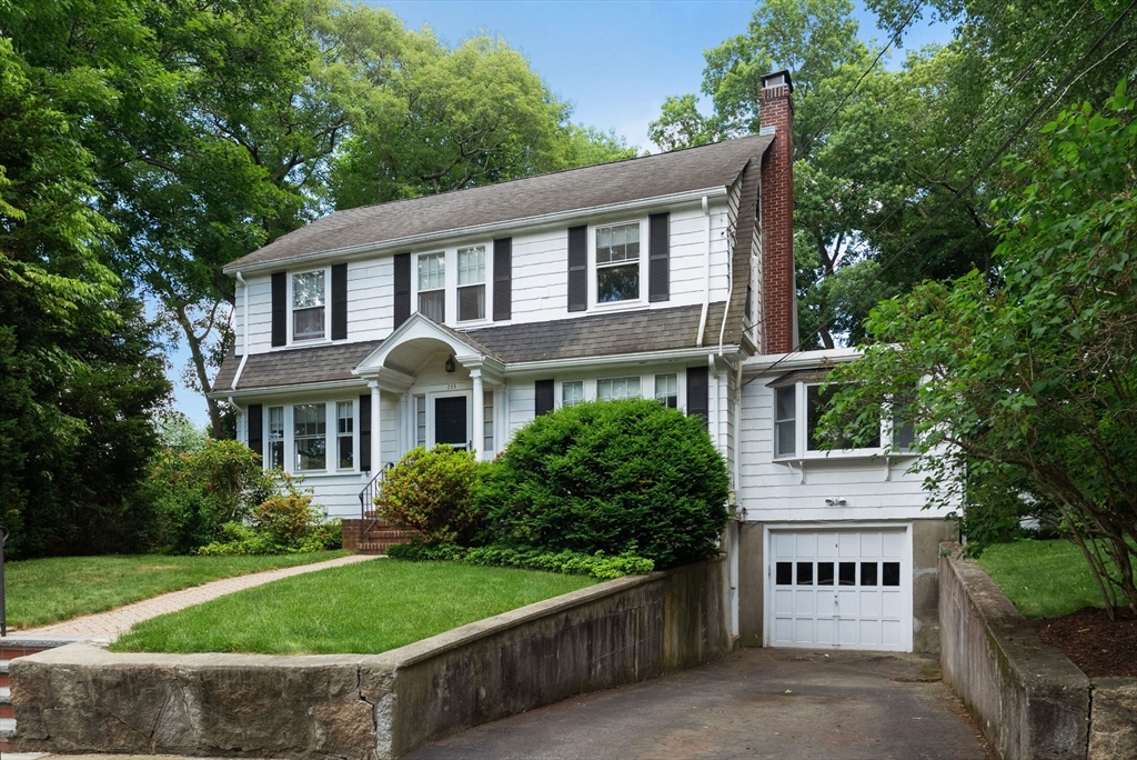 200 Harvard Cir Property Photo 1