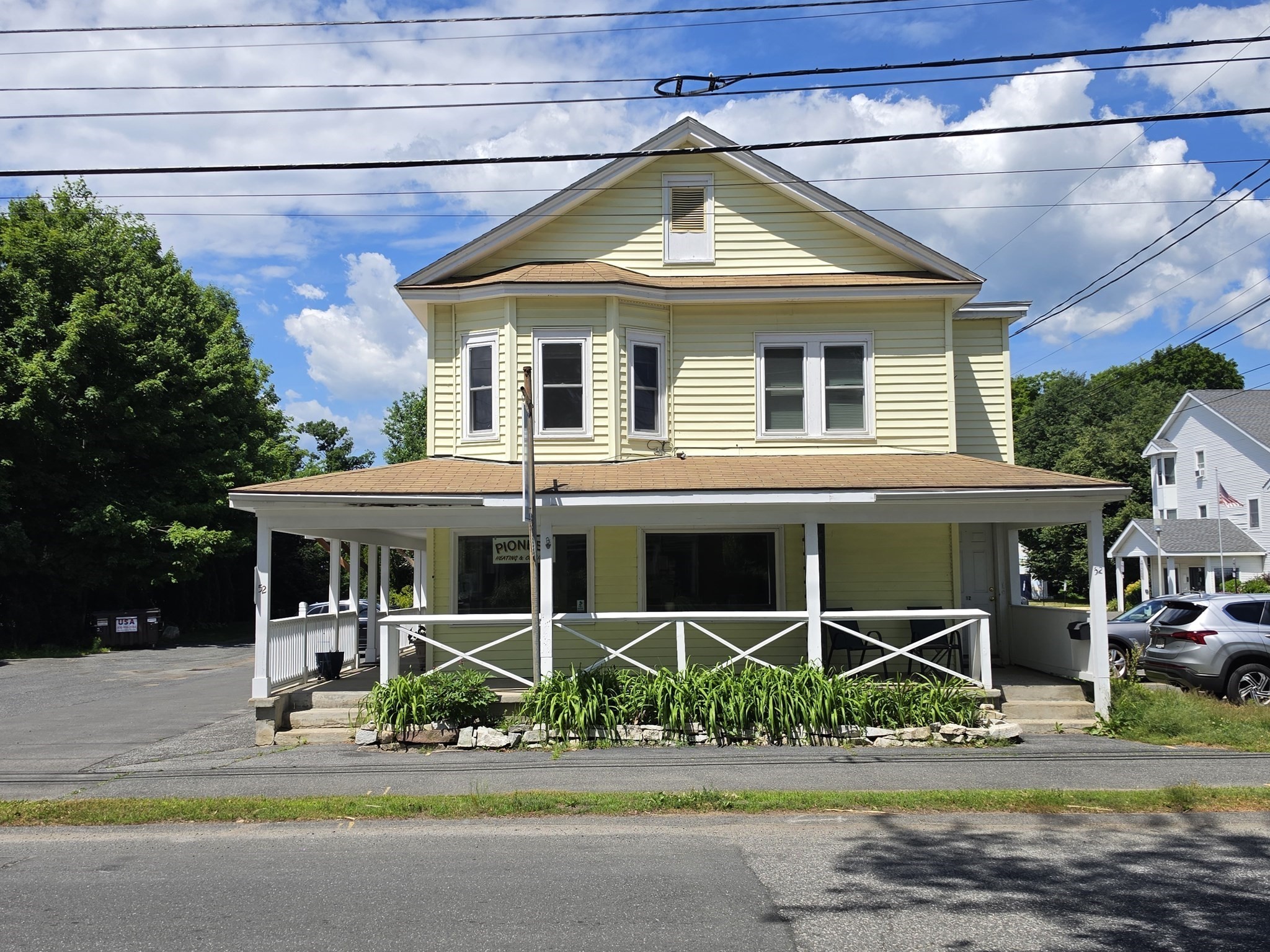 52 Maple St Property Photo 1