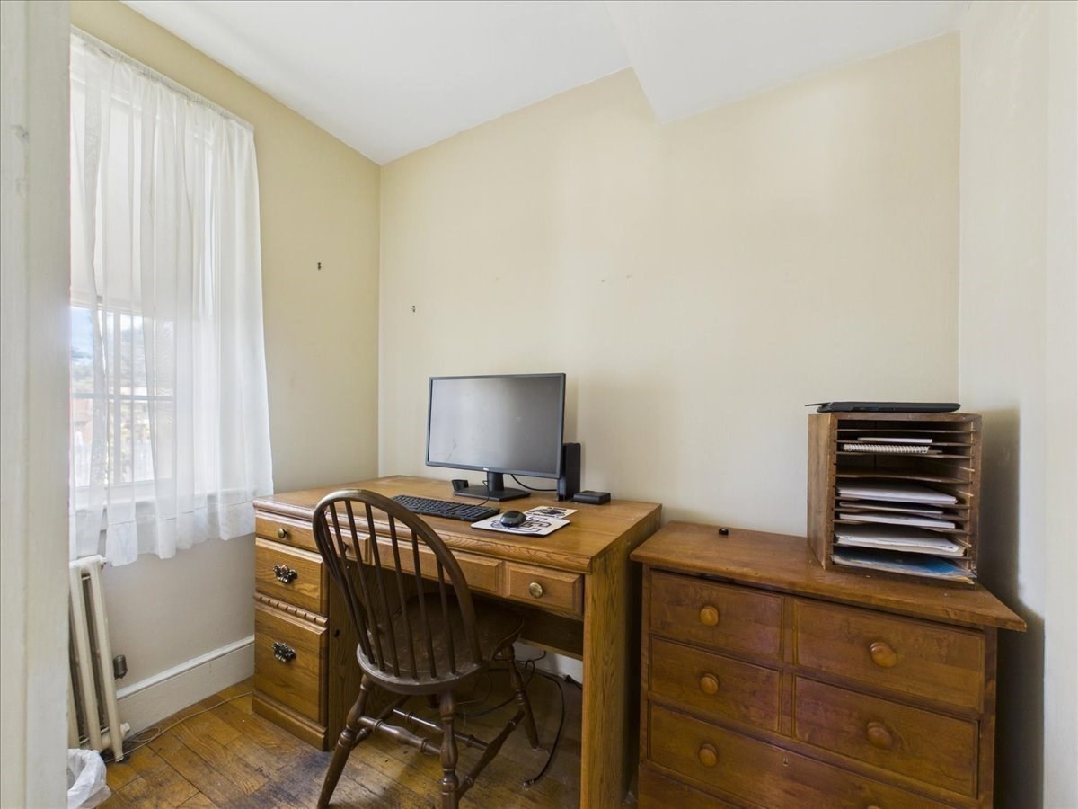 627 S Franklin St Property Photo 17