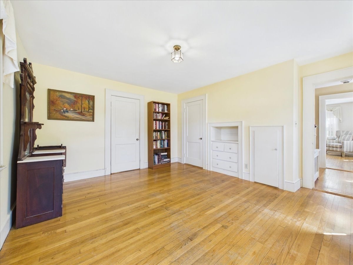 627 S Franklin St Property Photo 19