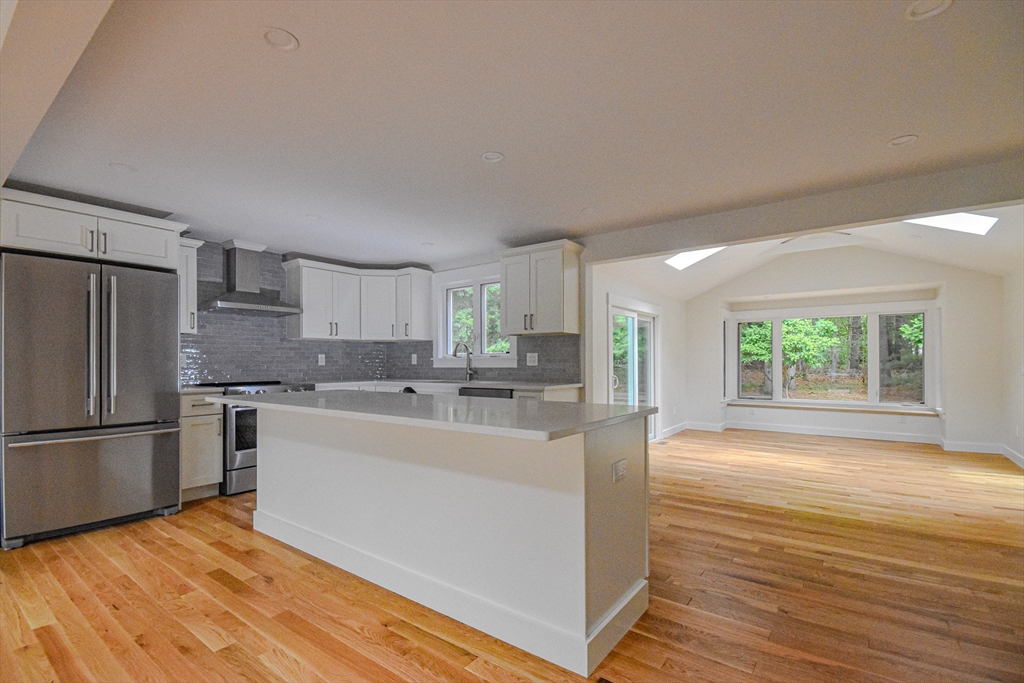 41 Kenneth St Property Photo 6
