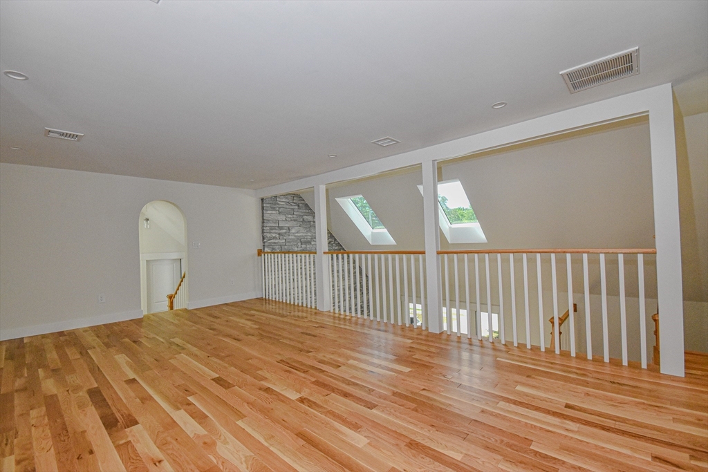41 Kenneth St Property Photo 12