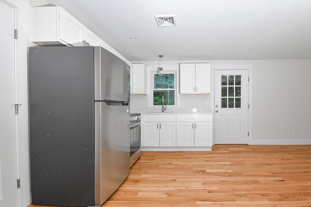41 Kenneth St Property Photo 16