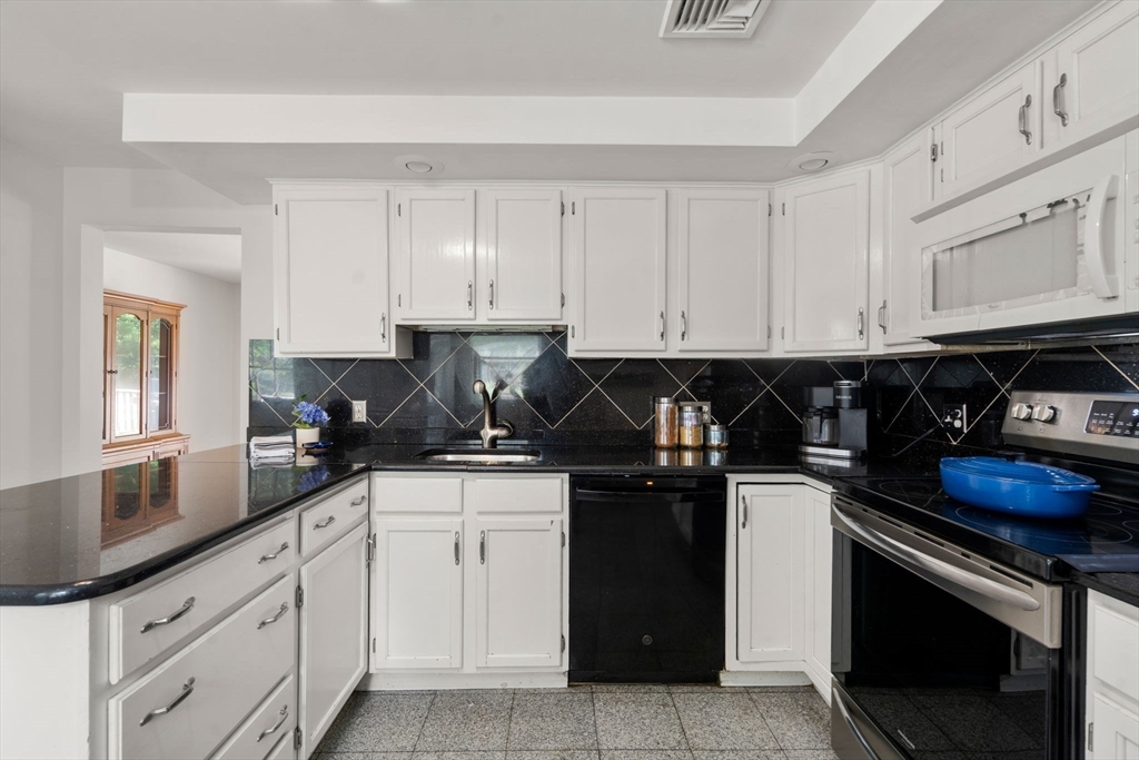 258 Edgell Rd Property Photo 6