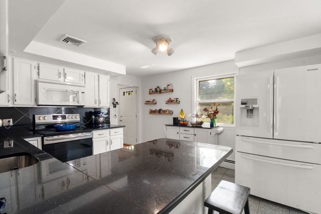 258 Edgell Rd Property Photo 7