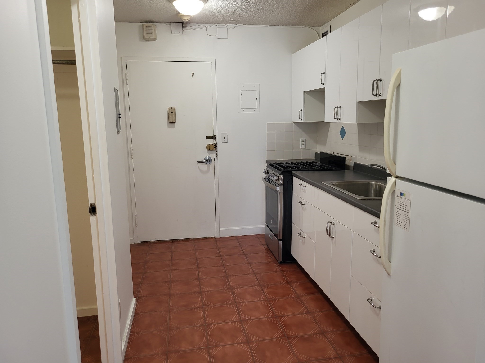 44 Washington Street # 409 Property Photo 6