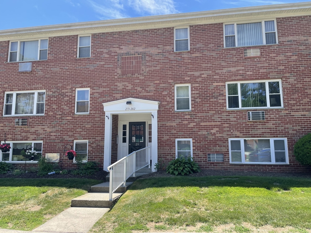 282 Regency Park Dr # 282 Property Photo 1