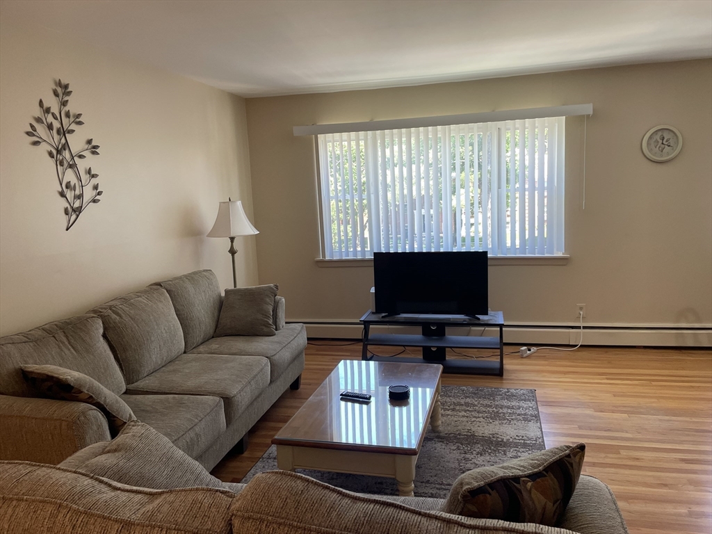 282 Regency Park Dr # 282 Property Photo 4