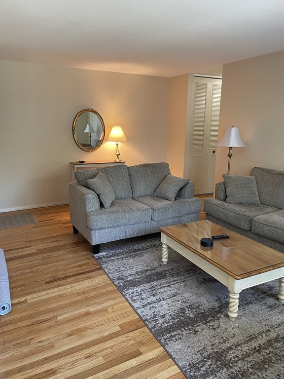 282 Regency Park Dr # 282 Property Photo 5