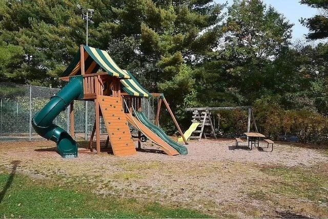 282 Regency Park Dr # 282 Property Photo 16