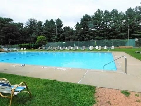 282 Regency Park Dr # 282 Property Photo 17