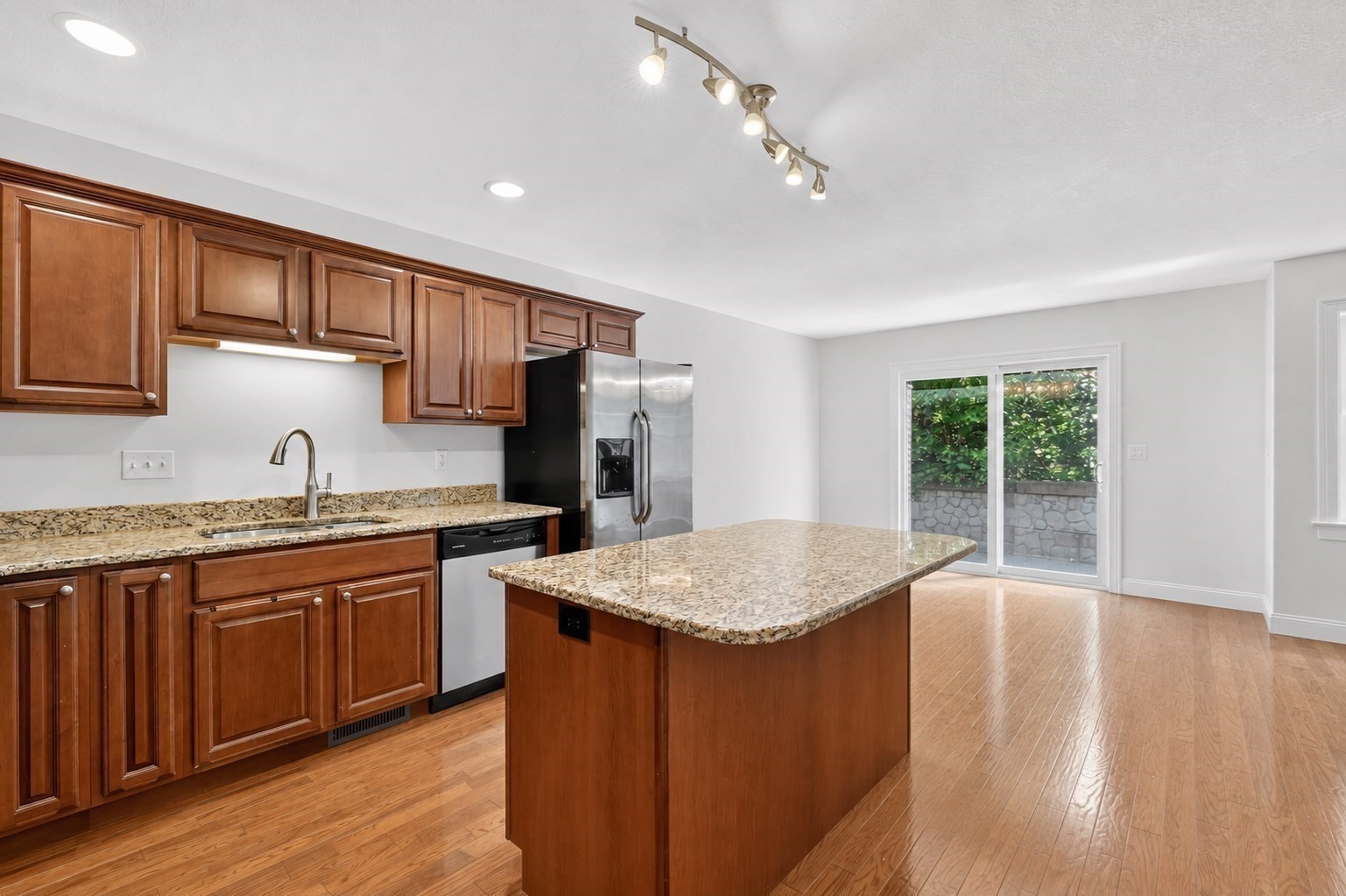 517 Ideal # 603 Property Photo 9