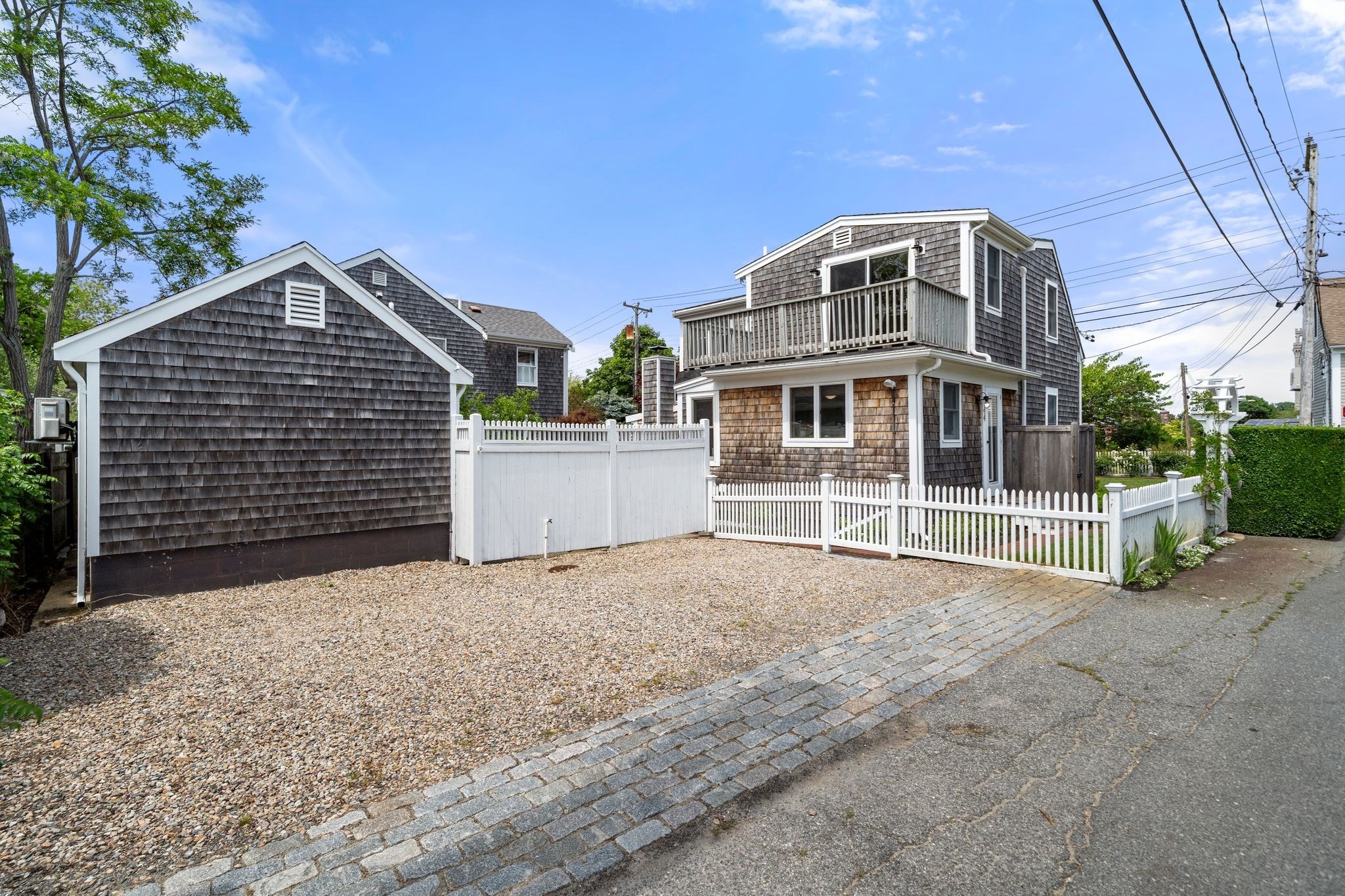 44 Pleasant Street Property Photo 3