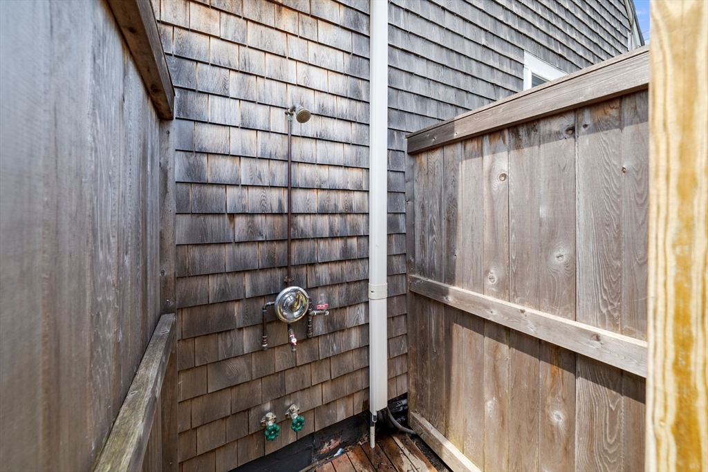 44 Pleasant Street Property Photo 33