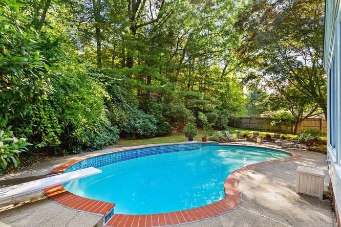 22 Marrett Property Photo 33