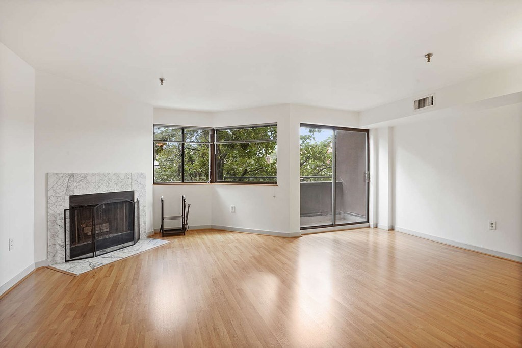147 Kelton # 712 Property Photo 2